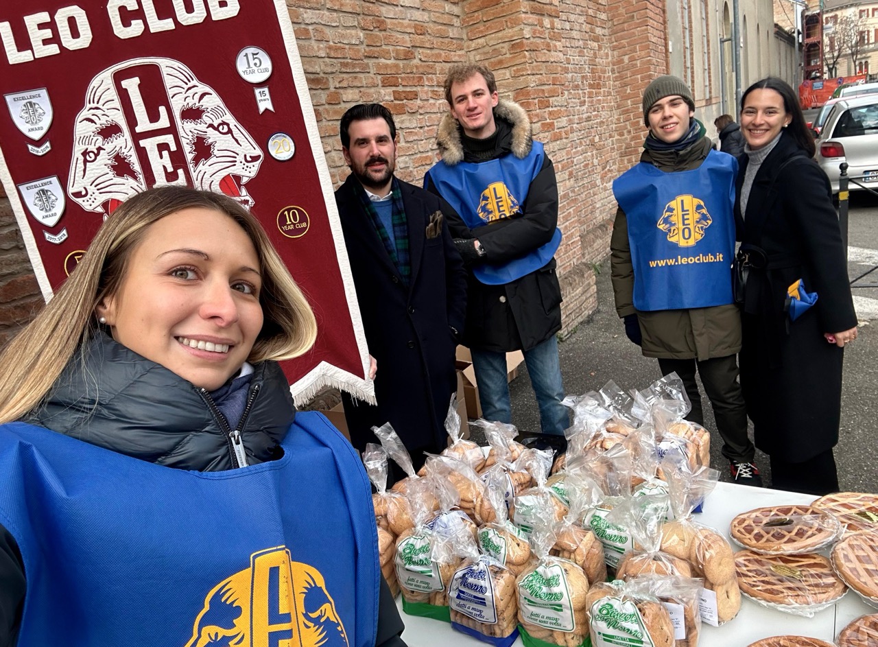 Giovani che scelgono di servire